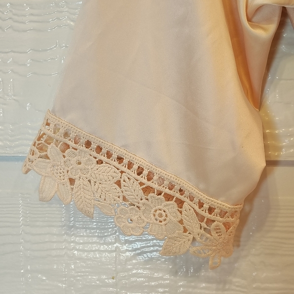 Blush Baby Light Pink Satin 3/4 length sleeve Robe Womens  Crochet Trim Feminine - Picture 3 of 8